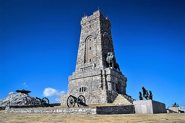 В Деня на народните будители паметникът на връх Шипка ще може да се разгледа безплатно