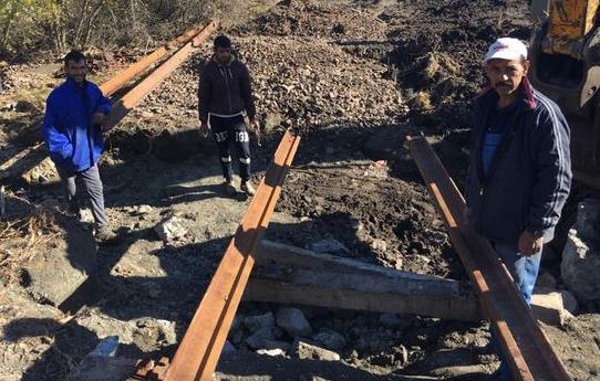 Пороят в Бургаско отнесъл и жп линията към металургичния завод в Дебелт