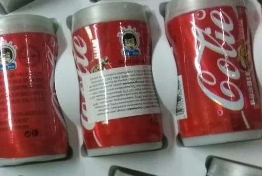 Митничари задържаха дъвки в опаковка като кен на „Кока-кола"