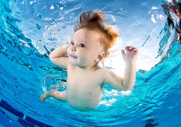 Бебета ще се надпреварват в плувен турнир за празника на Бургас