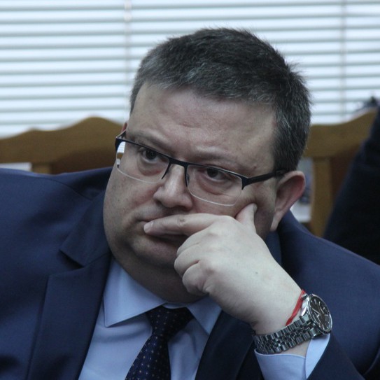Цацаров поиска повторно изслушване на Бойко Рашков в парламента