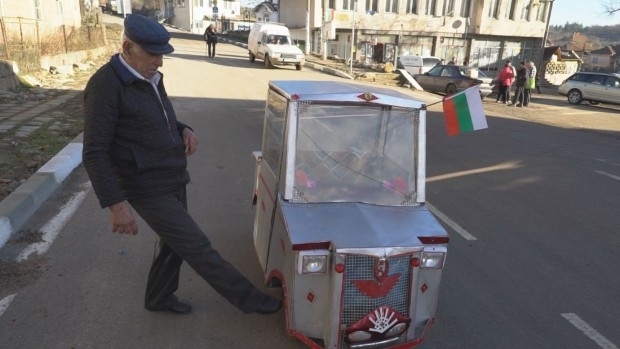 Направи си сам... кола. 87-годишен българин със смайващо творение