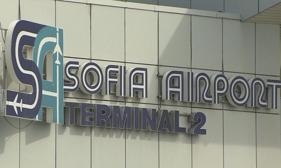 Грузински самолет кацна аварийно в София