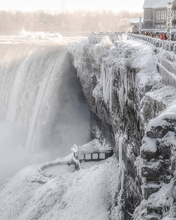 Ледена епоха: Ниагарският водопад отново потъна в скреж