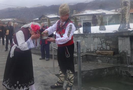 В карловския квартал „Сушица” на Ивановден ще къпят булките