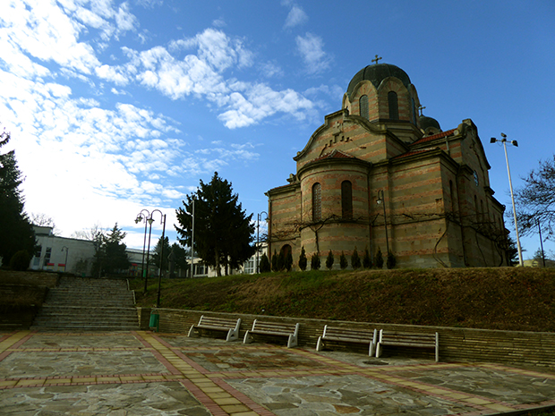 Коя е църквата с най-много изображения на български светци