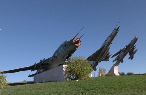 България е осеяна с паметници на самолети