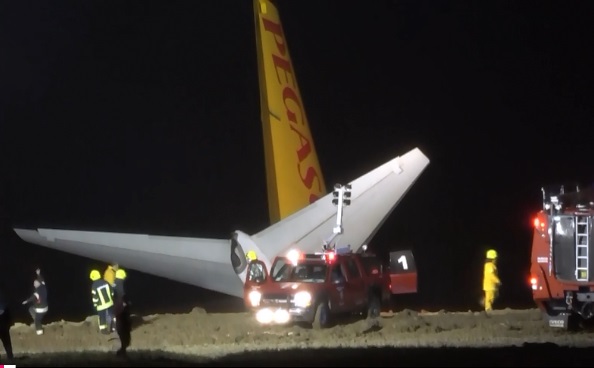Самолет излезе от пистата, за малко да се "приземи" в Черно море