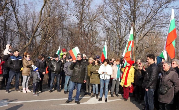 Северозападът се вдигна на нов протест: Хората искат магистрала до София и тунел под Петрохан
