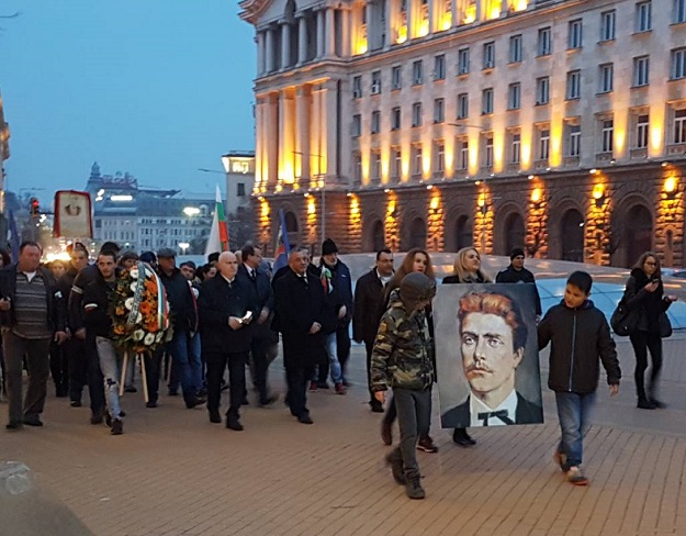 Валери Симеонов поведе шествието-поклонение в памет на Левски