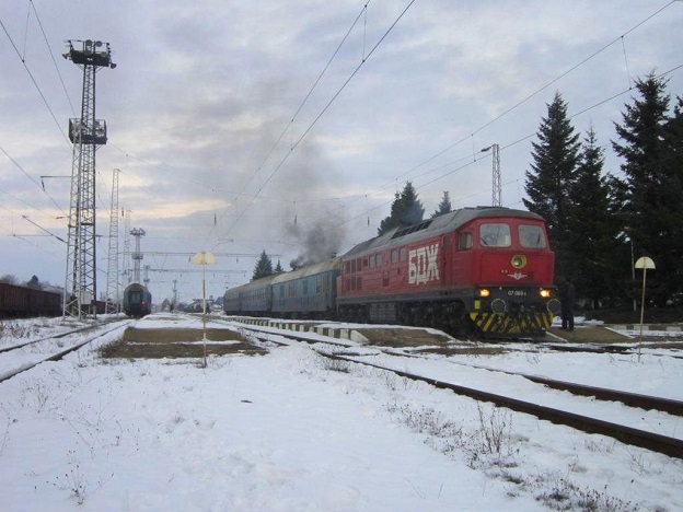 Бързият влак от Русе за Варна вчера се блъснал в заледена пряспа