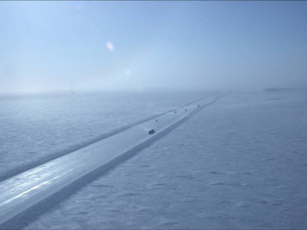 Еднометрова цепнатина затвори ледена магистрала в Чукотка
