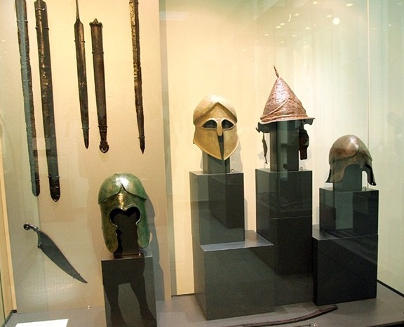 Разполагат в хана на Хаджи Николи оръжия от времето на неолита до Средновековието