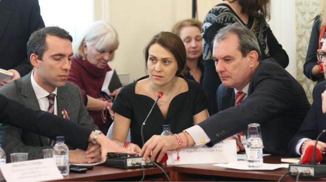 Договорът между Гинка Върбакова и Патриаршията влезе в парламента
