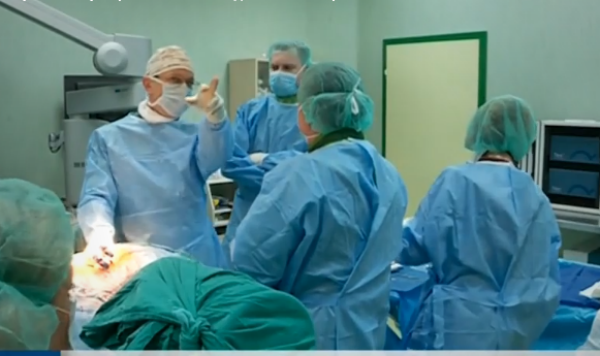 Пробив в неврохирургията: Български лекари приложиха нов вид лечение на гръбнака