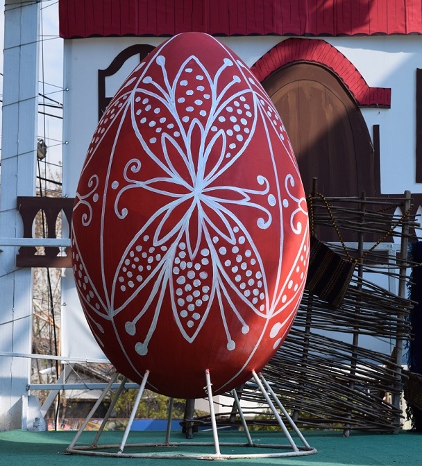 Велинградчани ще се борят за Гинес с най-голямото боядисване на великденски яйца в света