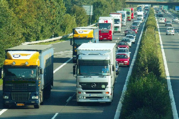 Ограничават за празниците движението на камионите по автомагистралите и най-натоваренитe пътища