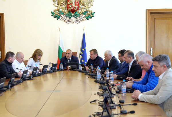 Българското правителство излезе с декларация по повод ракетния удар срещу Сирия