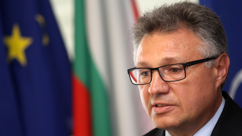 Велизар Шаламанов: Президентът Радев подава сигнали, че е необходимо да преосмислим членството си в НАТО и ЕС