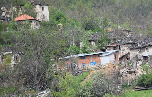 Тревожно: Пролетната гурбетчийска вълна обезлюдява доспатските села