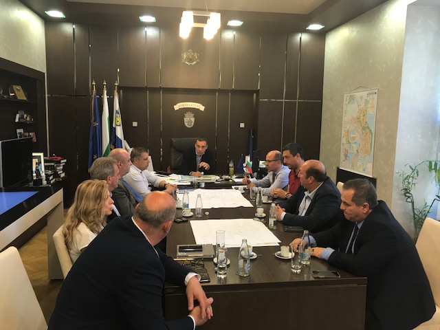 Кметове от Бургаска област в общ щаб за работа по пътен проект