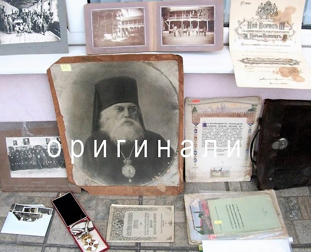 Писателят Никола Филипов откупил над 50 експоната за бъдещ манастирски музей