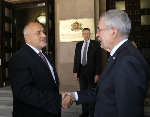 Борисов и президентът на Австрия обсъдиха обстановката на Балканите