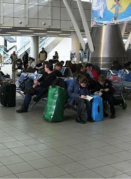 Блокираните българи на летище "Чампино" в Рим могат да се приберат най-рано след 4 дни