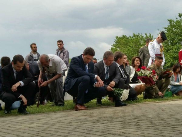 Борис Ячев се включи в поклонението пред Българския военен мемориал в Ново село