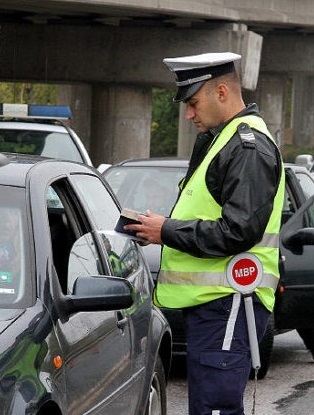 Катаджии проверяват шофьорите за алкохол и наркотични вещества