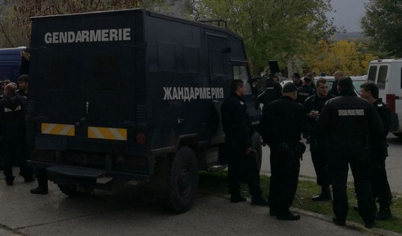 Напрежението в Ботевград остава, има задържани