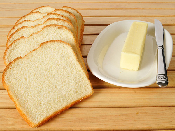 Ще ограничат драстично белия хляб в училищата