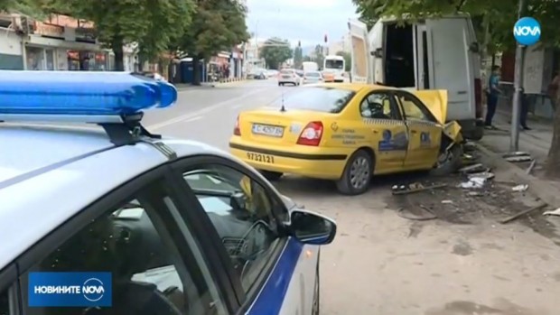 Куриози: Мъжът, помел с такси 11 коли в София, карал без книжка 24 години