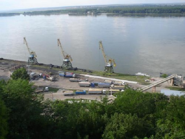 Забраняват на корабите от Румъния да изхвърлят отпадъци в района на пристанището в Свищов