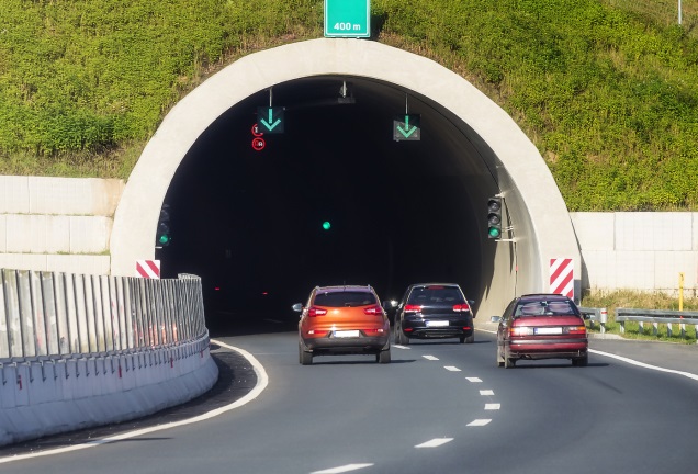 Авария в електропреносната мрежа остави на тъмно два тунела