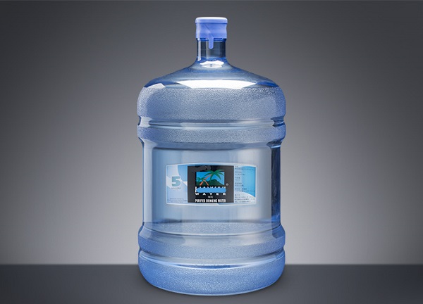 Зачестяват случаите на фалшификации на бутилирана в галони вода