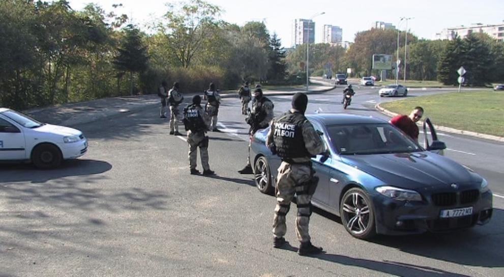 Бургас под полицейска обсада, вижте къде има образувани тапи