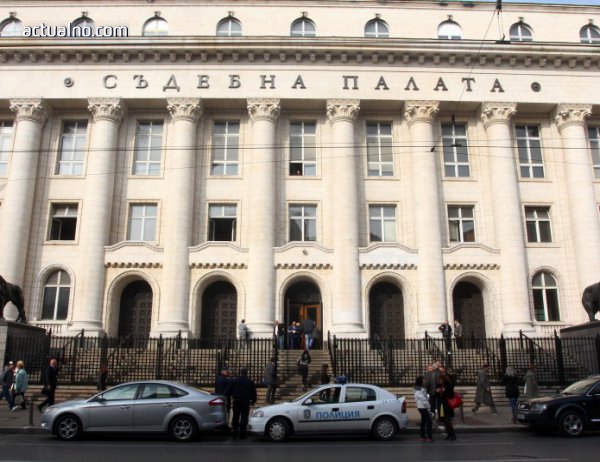 24 часа след арестите в Бургас, прокуратурата дава брифинг... в София