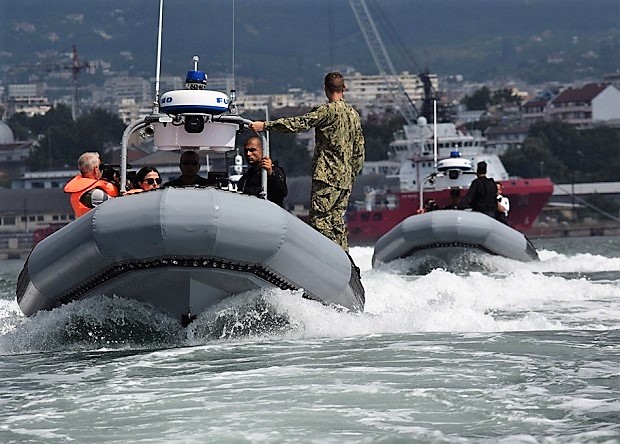 Четири нови бързоходни моторни бойни лодки за нашето ВМС дариха от САЩ