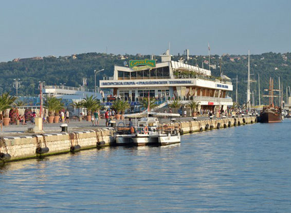 Ограничиха достъпа на коли до двата паркинга на Морска гара във Варна