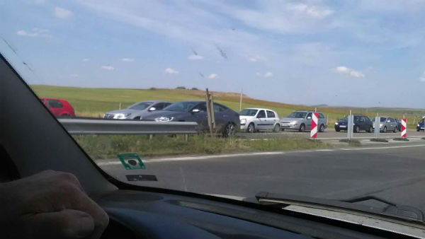 Километрично задръстване изнервя шофьорите на влизане в Бургас