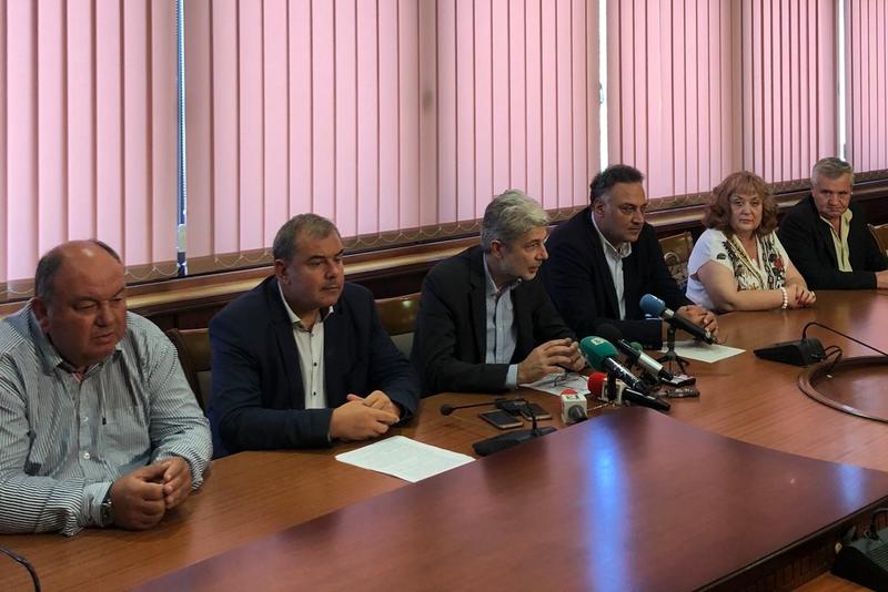 Министър Нено Димов обеща завишен контрол върху пречиствателната станция „Златни пясъци“