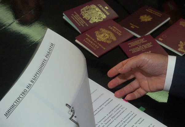 Вече ще вадим по-евтино в чужбина временни паспорти и свидетелства за съдимост