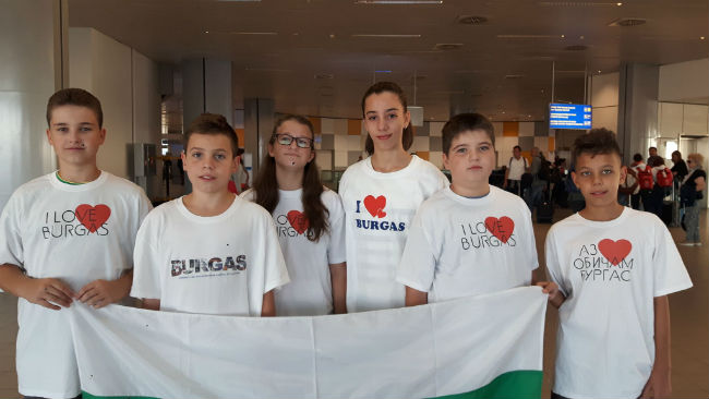 Математици от Бургас ще представят България на международно състезание в Китай