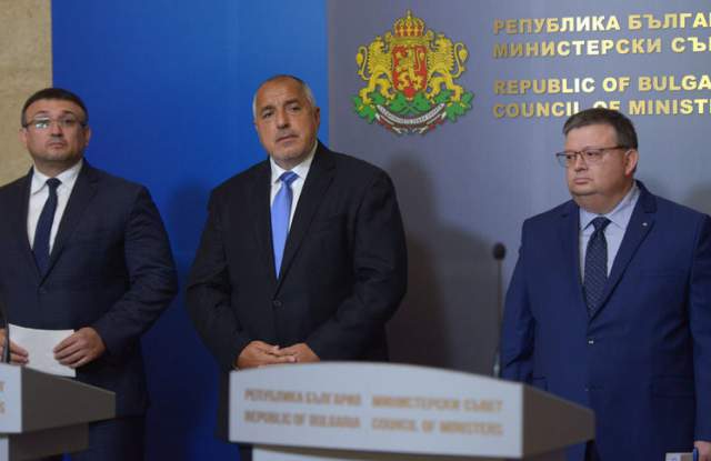 Борисов кани на среща чуждите посланици у нас заради истеричната антибългарска кампания