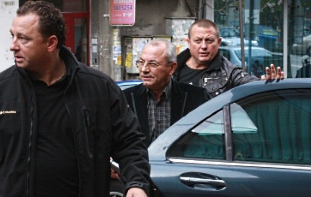 НСО отказа да даде на Валери Симеонов информация защо охраняват Ахмед Доган