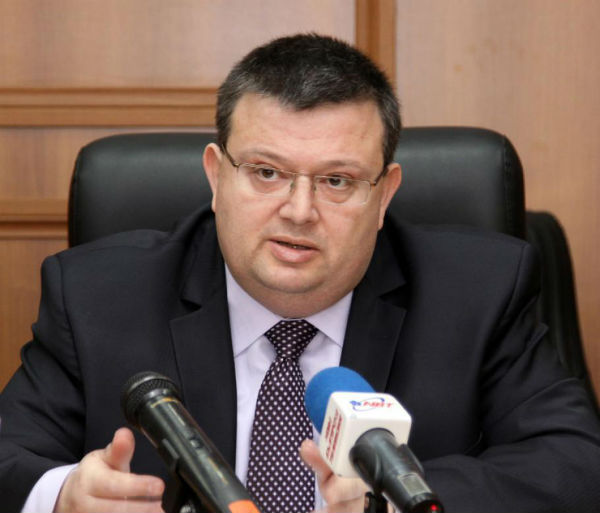 Съдът отговори на Цацаров за случая "Пиралкова" - делото срещу депутатката било много сложно
