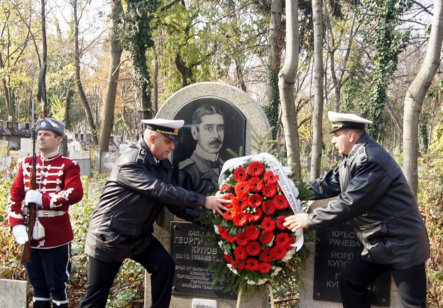 Военните моряци почетоха годишнината от успешната торпедна атака на миноносеца „Дръзки”