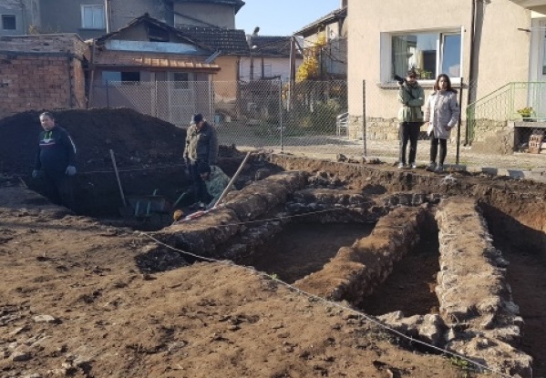Спряха археологическото проучване в центъра на Мездра