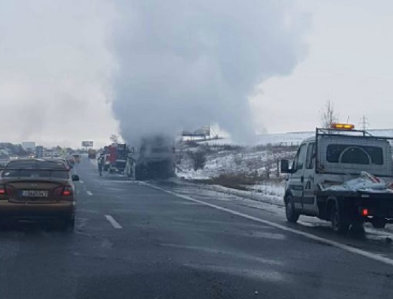 Поредният автобус горя на магистрала "Тракия"